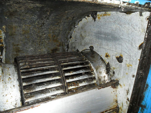 鄭州清洗飯店油煙管道風(fēng)機(jī)