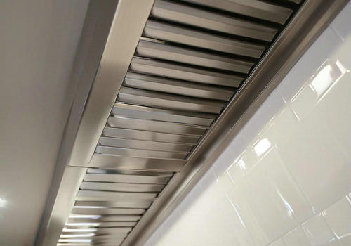鄭州飯店餐飲排煙管道應(yīng)該如何清理？